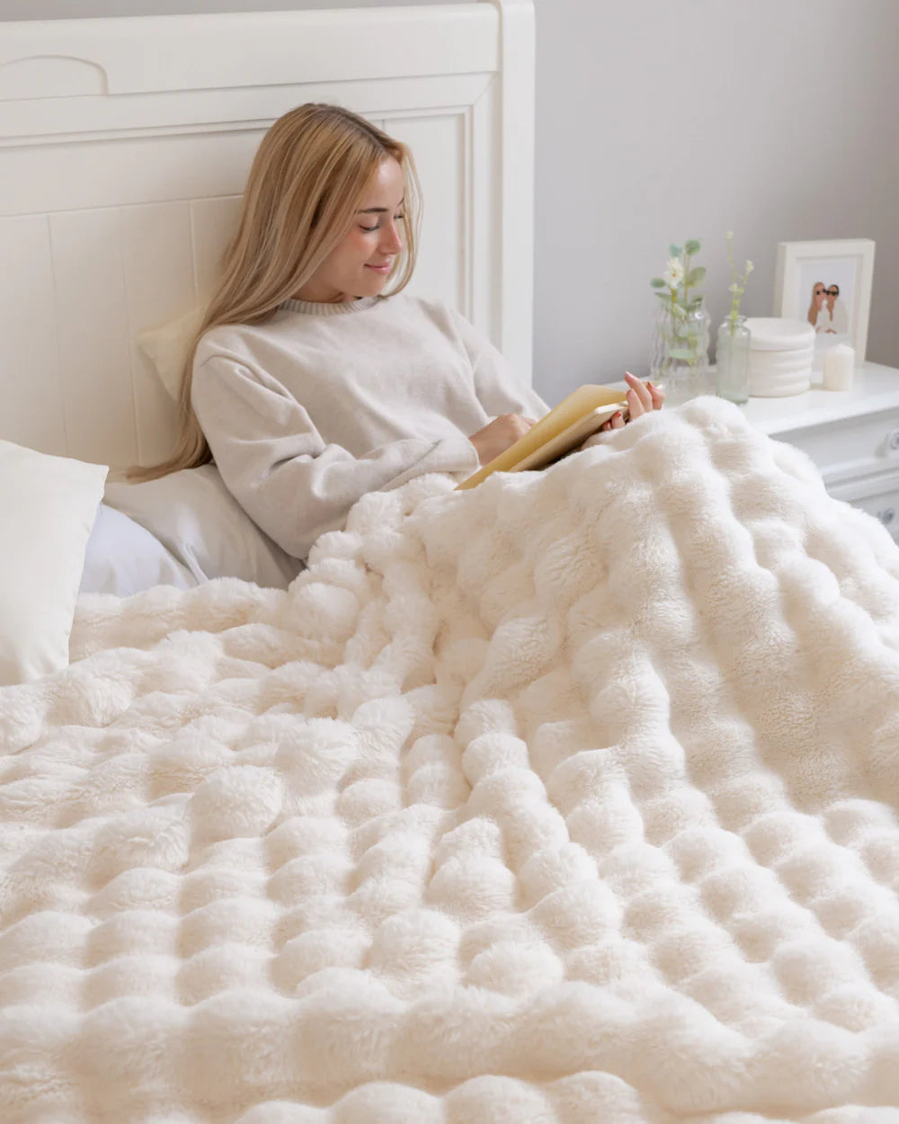 Coussin Amelex 67 Lapin Blanc avec Queue à Pompon Fermeture éclair Coussin Amelex 67 Lapin Blanc avec Queue à Pompon Fermeture éclair