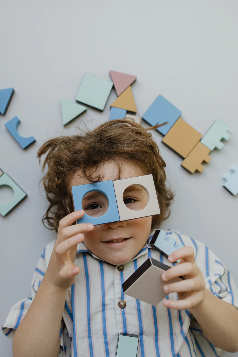 Magnetic foam blocks