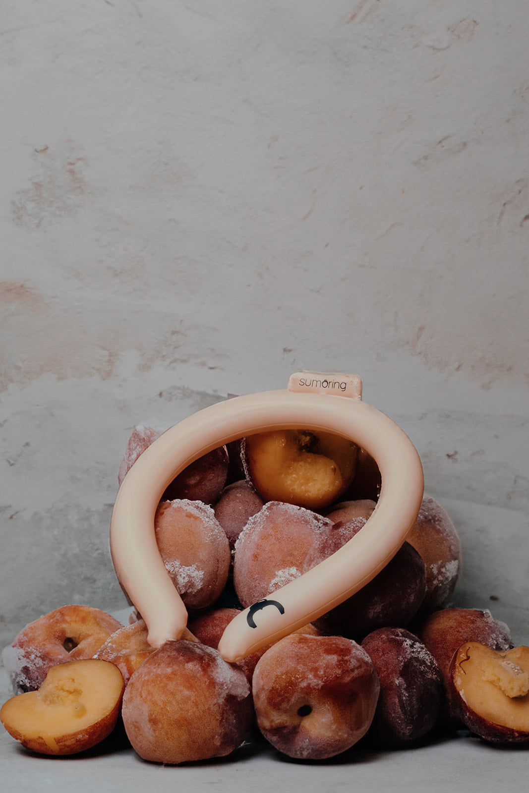 Sumoring frozen peach