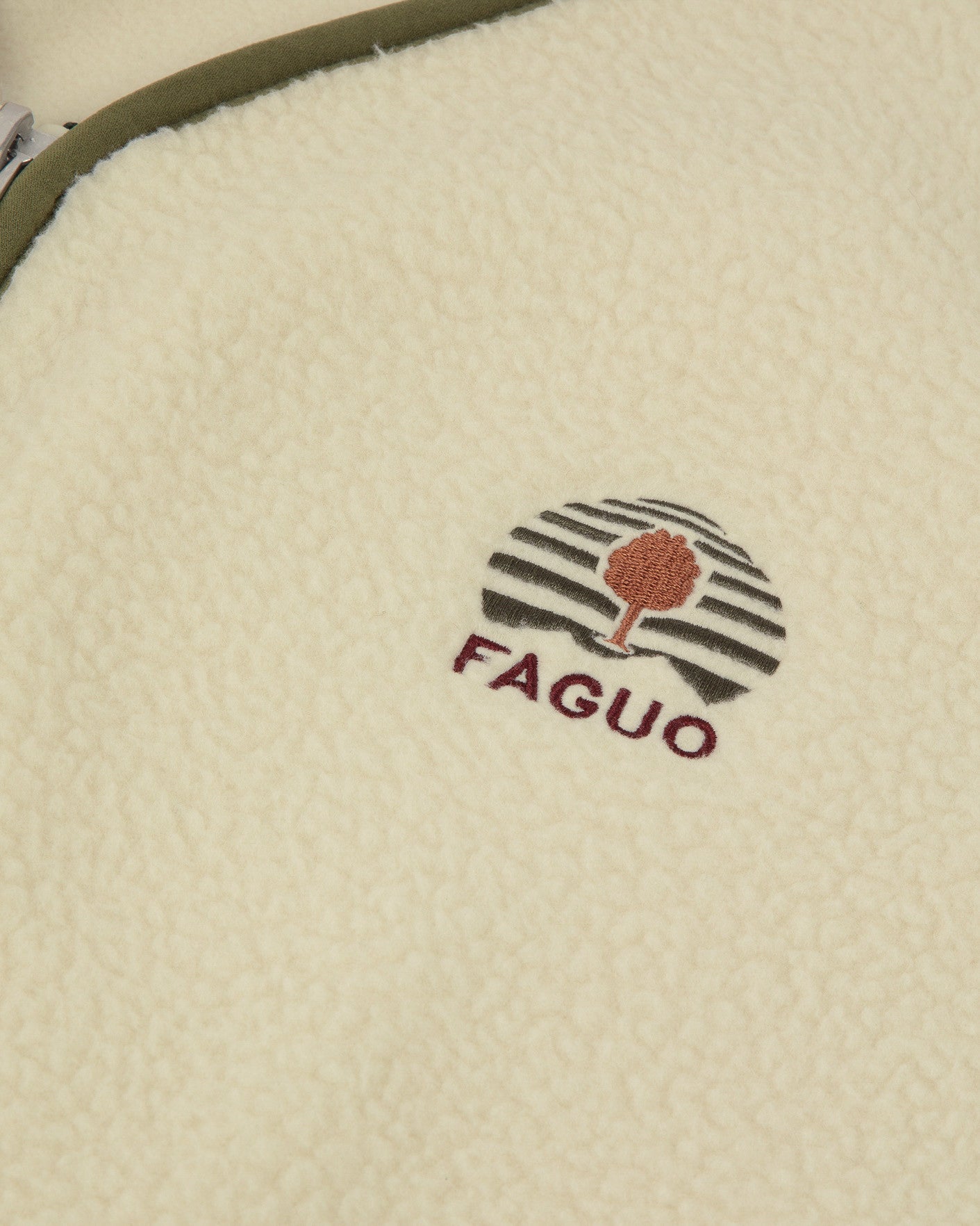 Teillay Sleeveless Polar Jacket - Ecru