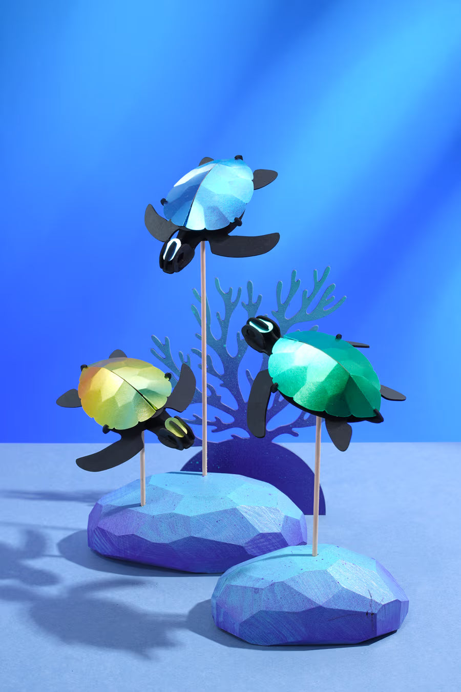 Knutselpakket van papier om in elkaar te zetten - Baby zeeschildpad Caraïbisch metallic groen