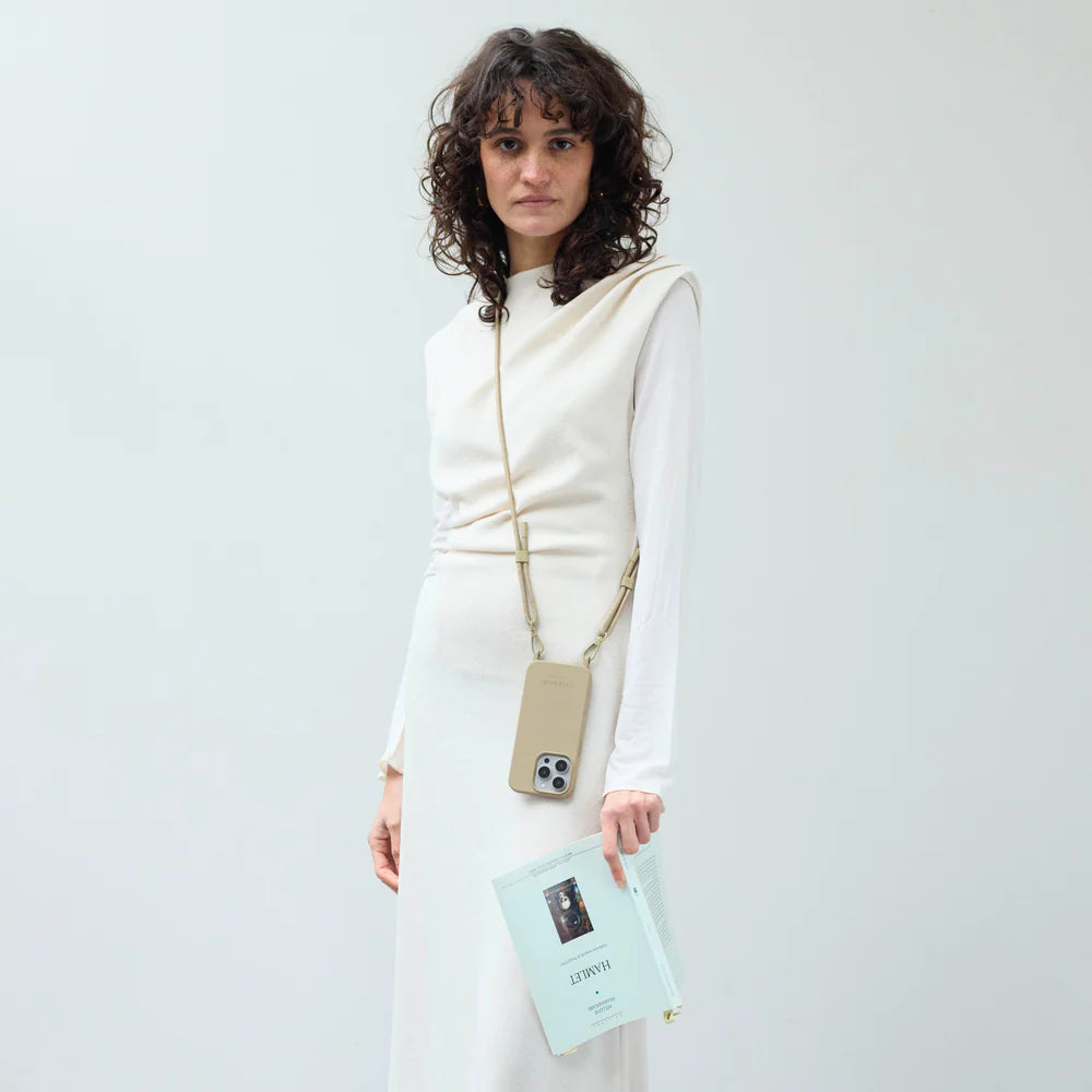 Coque de Téléphone Silicone taupe pour iPhone 15