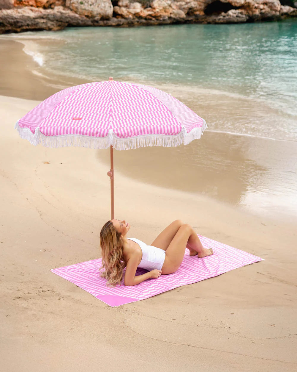 Serviette De Plage Microfibre Actidry L (90x180 Cm) - Absorption Rapide, Légère, Avec Bande élastique, Couleur Magenta