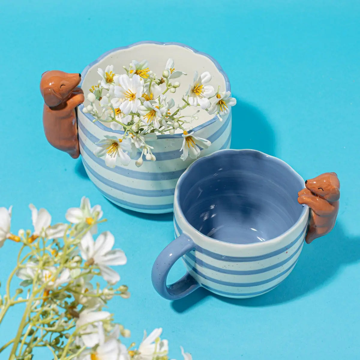 Tasse "Chien Saucisse qui jette un coup d'œil"