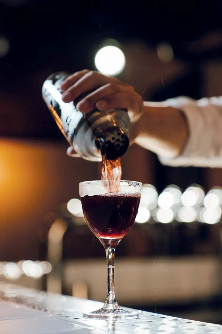 Steel shaker with filter